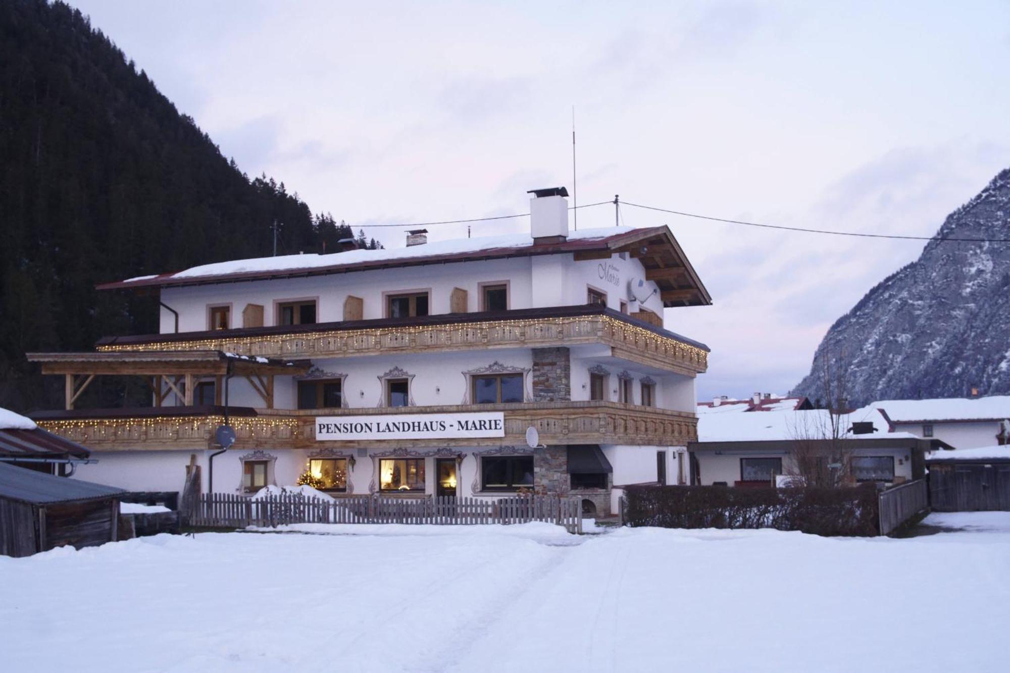 Pension Und Apartments Landhaus Marie Лойташ Екстер'єр фото